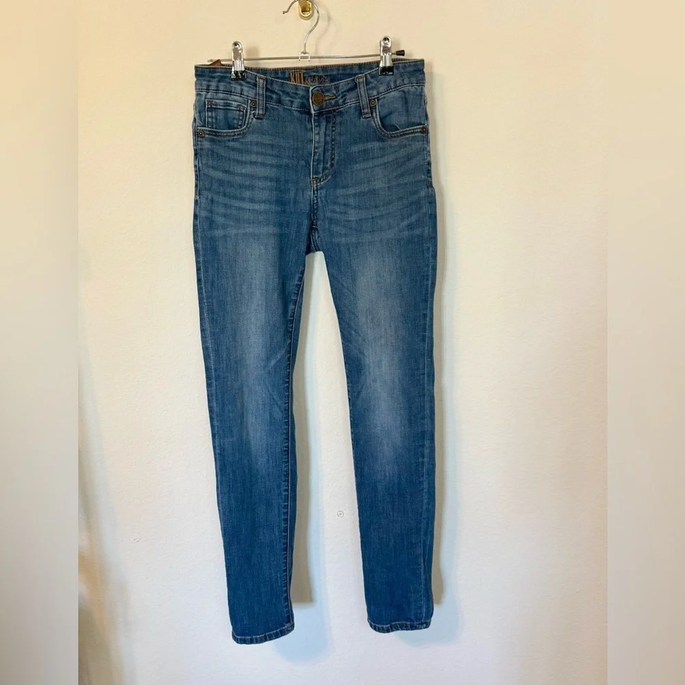 Kut From The Kloth Catherine Mid-Rise Boyfriend Jean- Size 0 - Picture 3 of 9